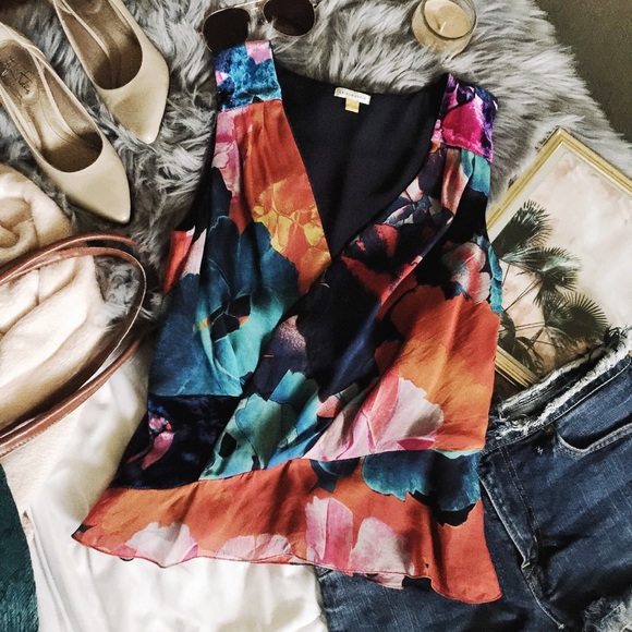 Anthropologie Tops - Anthropology leifsdottir silk floral/velvet top